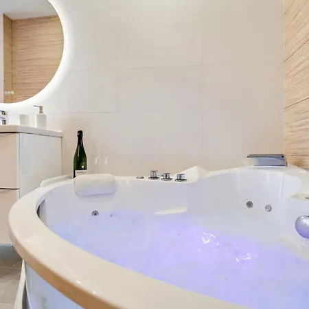 Nice Renting - Love Room Massena - Luxe Room - Jacuzzi - Terrace - King Bed - Ac Exterior foto