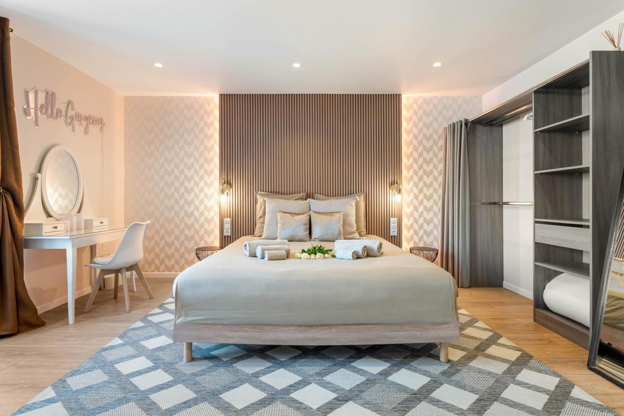 Renting - Massena - Luxe - Jacuzzi - Terrace - King Bed - Ac * Nizza